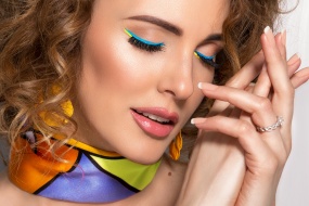 欧美眼妆美女模特图片